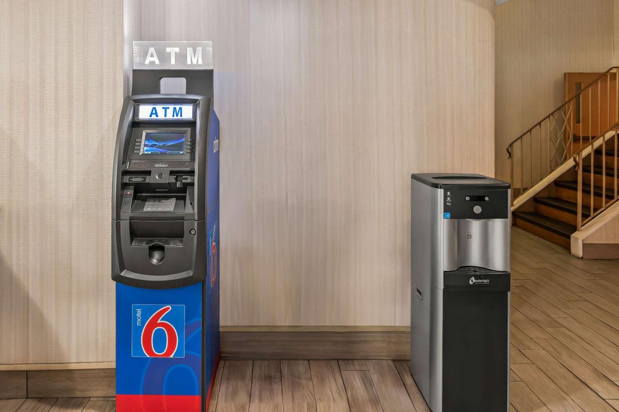 Motel 6 Lester - Philadelphia Airport Buitenkant foto
